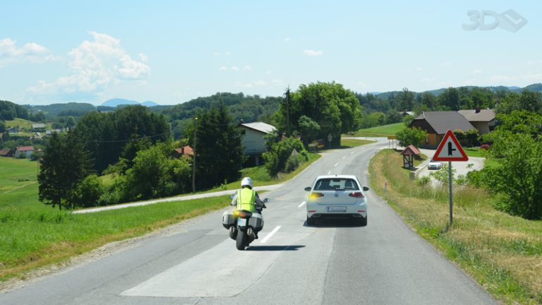 V nesreči udeležen motorist, na pomoč reševalec na motorju