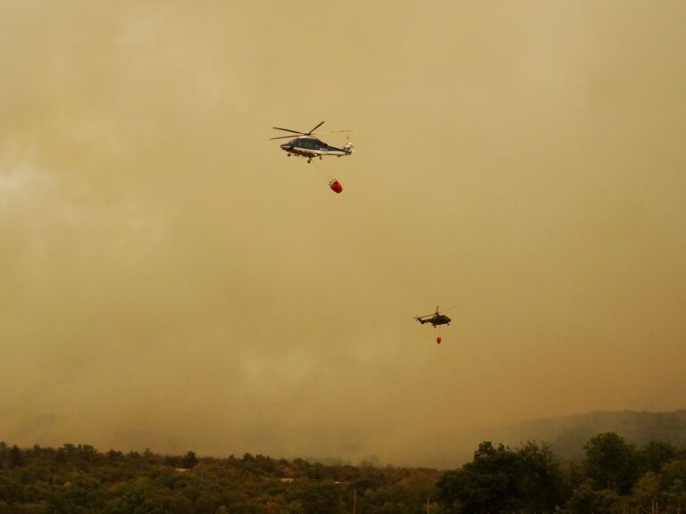 Razmere na goriškem Krasu se ne umirjajo, poteka evakuacija prebivalcev