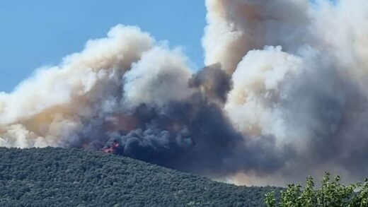 Aktiviran je državni načrt za večje požare, dodatno nevarnost predstavljajo neeksplodirana ubojna sredstv