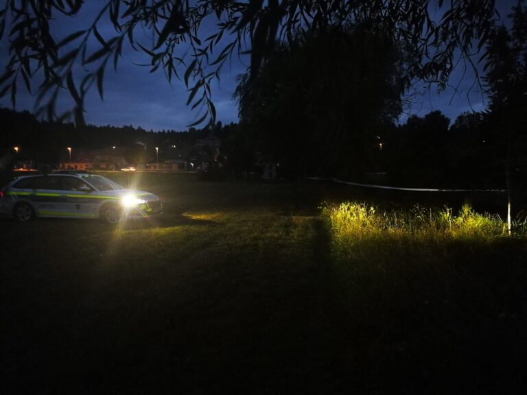 Otrok našel topovsko granato