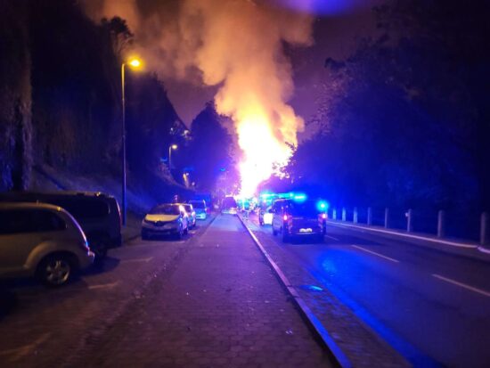 FOTO: Ognjeni zublji sredi noči! Evakuirali kar 67 ljudi, na delu 130 gasilcev