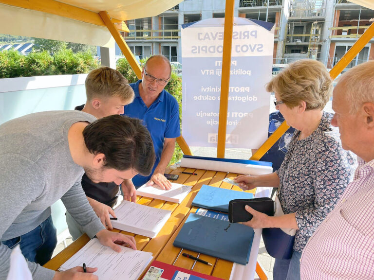(REFERENDUM – ZBIRANJE PODPISOV!) Vsak podpis šteje! Še do srede lahko oddate svoj podpis proti bohotenju birokracije, ugrabitvi RTV in uničenju projekta dolgotrajne oskrbe!
