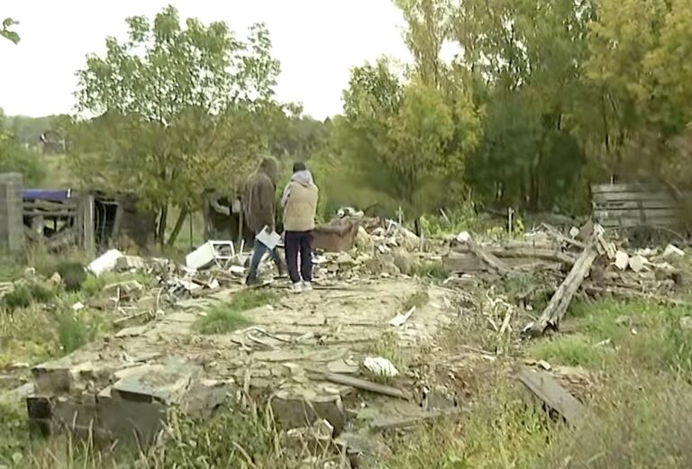 (PO RUSKEM NAPADU) Nikogar več ni, ki bi ga poklical, nihče mi ne bo več rekel niti “oče” niti “dedek”