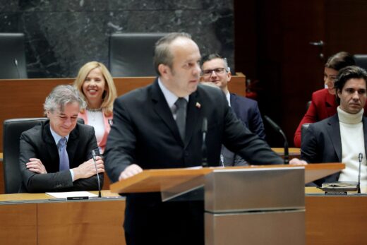 (NEZASLIŠANO!) Grims: “Bobnarjeva se mi je v obraz režala, dva dni pozneje pa je Eritrejec zabodel domačinko!”