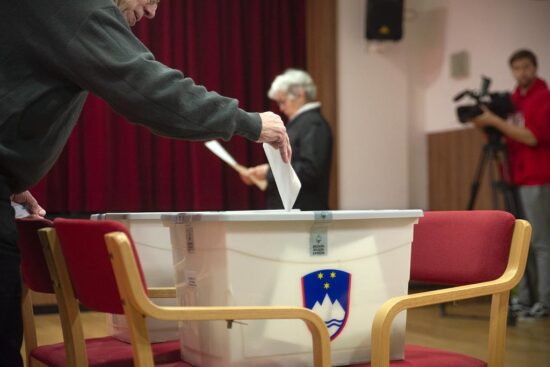 Janša odgovarja podlim provokacijam: “Pošiljajo nas na strelišče, naš odgovor bo odhod na volišče”