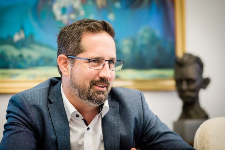 Vrhniški župan Danijel Cukjati: Mislim, da gre pri komisiji, ki jo vodi Mojca Pašek Šetinc, predvsem za lov na čarovnice