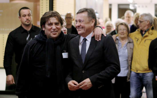 Je s kavaškim klanom povezana družina, ki prijateljuje z Jankovićem?