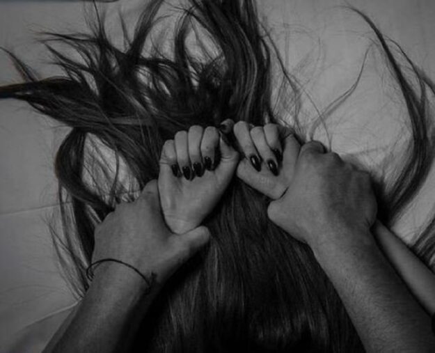 (GROZLJIVO!) Na Metelkovi sredi belega dne državljana Somalije in Nigerije posilila dekle